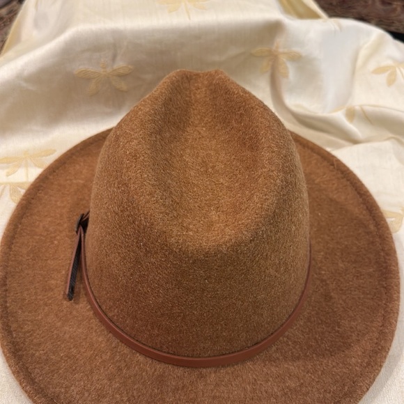 Camel Brown Wool Felt Hat w/ Faux Leather Band Wrap w/ Gold Tone Buckle Accent. - Picture 6 of 9